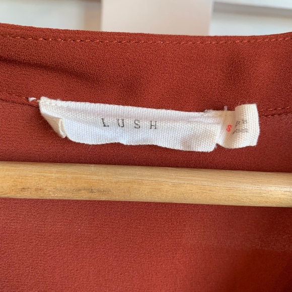 LUSH CHIFFON FLOWY BLOUSE | SIZE SMALL - Picture 4 of 4